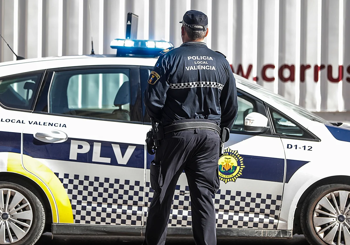 Detenido un inmigrante marroquí acusado de violar a una joven ebria en la Malvarrosa (Valencia) y agredir a un policía durante su arresto