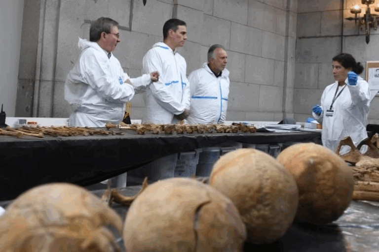 El Gobierno de Sánchez gasta 345.000 euros en analizar restos de las exhumaciones en el Valle de los Caídos