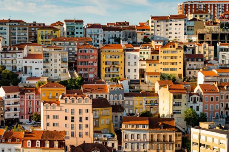 Más de la mitad de los españoles se encomienda a una herencia para poder acceder a una vivienda