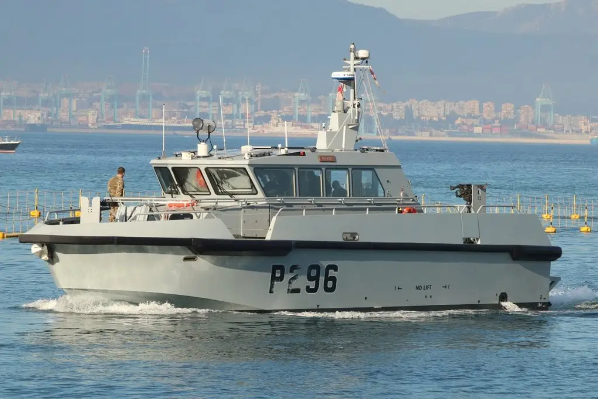 La Royal Navy desafía a España: nuevos actos de hostigamiento contra la Armada y la Guardia Civil en Gibraltar