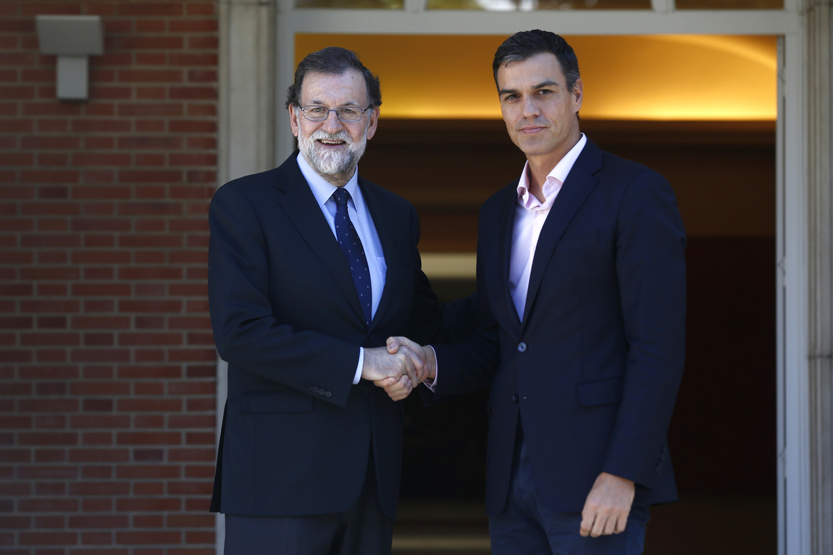 Rajoy se une a Sánchez y aboga abiertamente por el control de las redes sociales para limitar los mensajes «racistas y radicales»