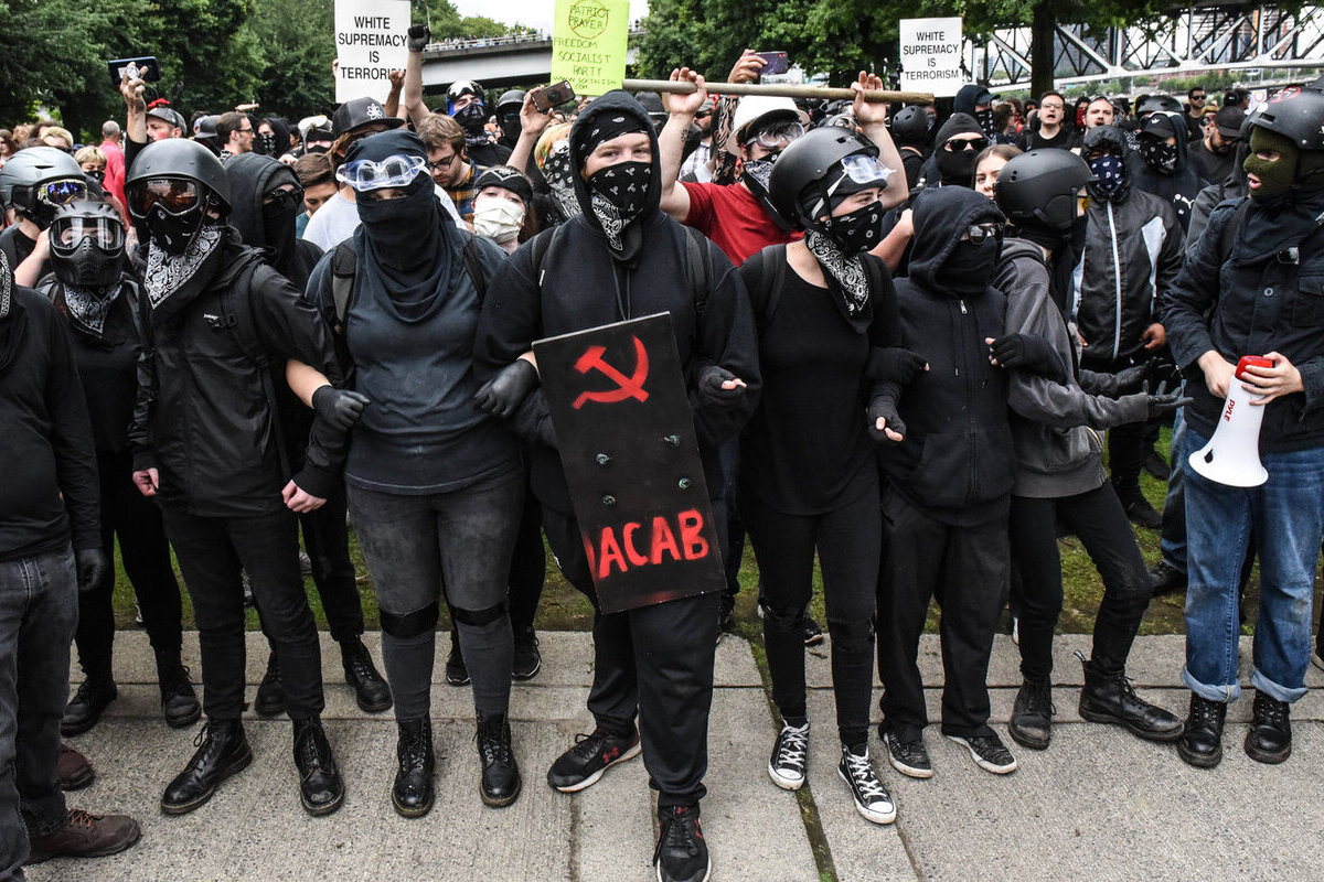 Ola de violencia de extrema izquierda contra AfD: en seis meses se han registrado 808 ataques a sus representantes
