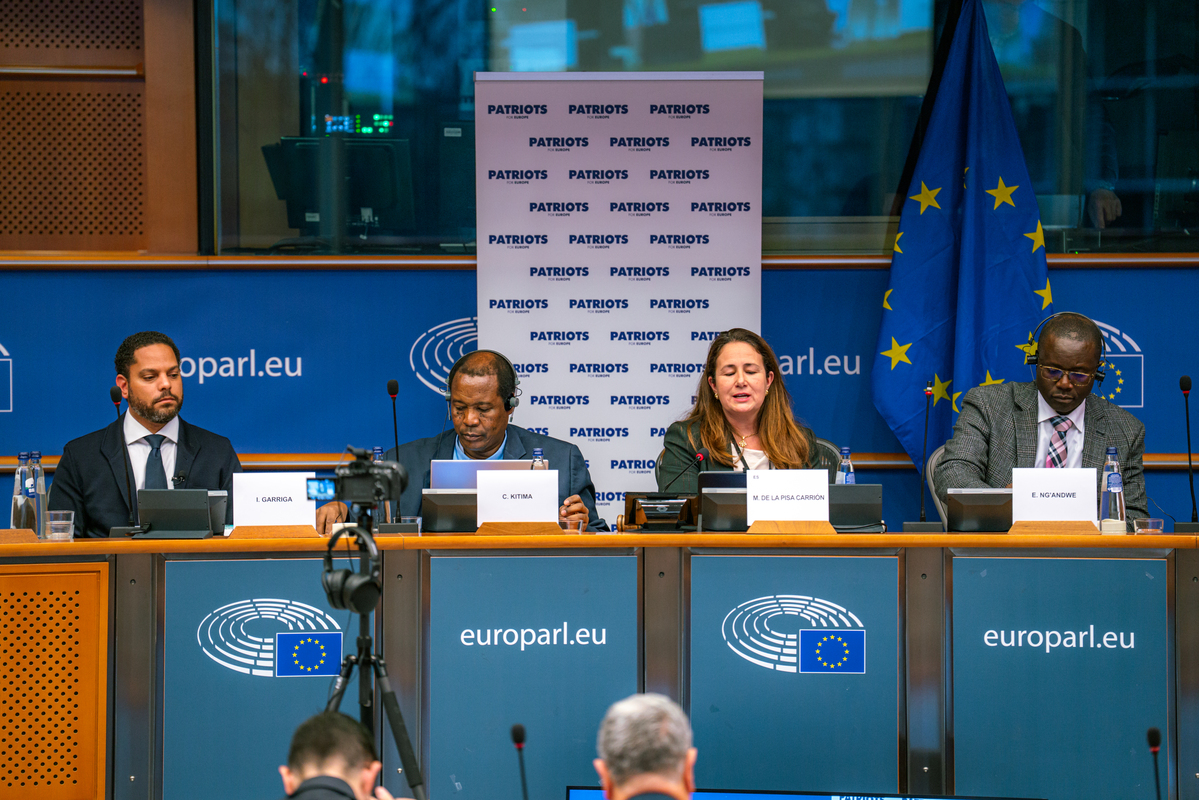 Patriotas por Europa denuncia en Bruselas el genocidio contra los cristianos en África: «Olvidarles sería traicionar nuestra historia»