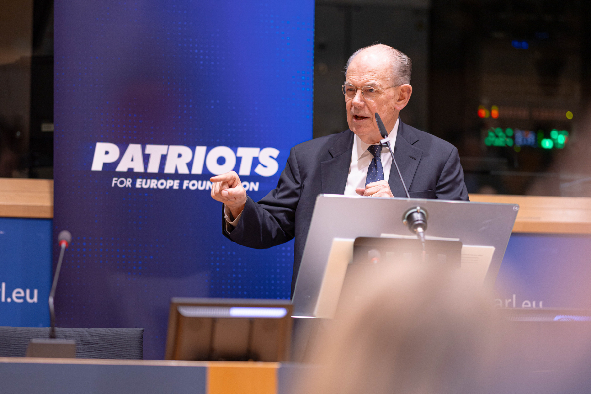 El reconocido académico John Mearsheimer, en un evento de Patriotas: «Europa está en graves problemas. Si EEUU se va, la OTAN se derrumbará»