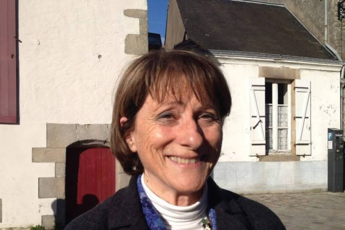 Asesinan a puñaladas a una concejal francesa de 78 años: el sospechoso es un «joven» al que alojaba en su casa por un programa social