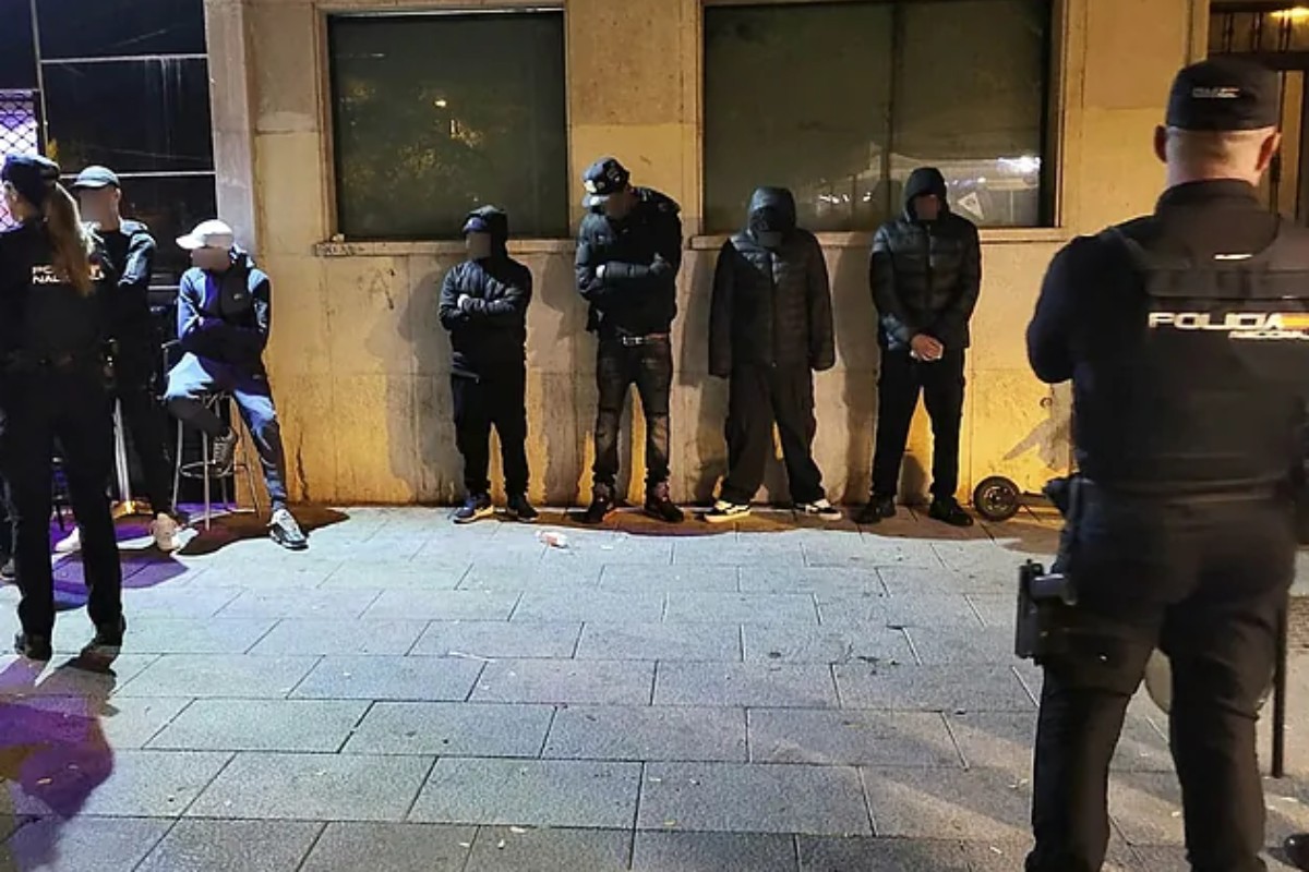 Redada contra los Trinitarios en Vallecas: tres detenidos y 73 identificados en una noche de control policial