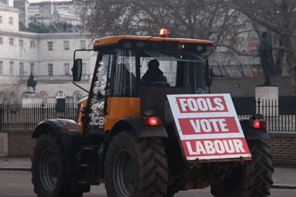 La revuelta del campo británico estalla en Londres: arrestos y carreteras colapsadas en la última ‘tractorada’ contra Starmer