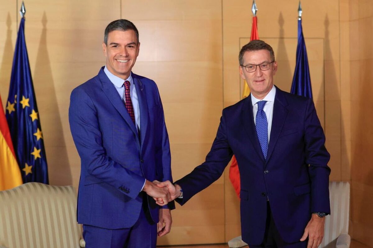 Feijoo consuma su «traición» al mandato de los extremeños y avala que María Guardiola busque un acuerdo con el PSOE