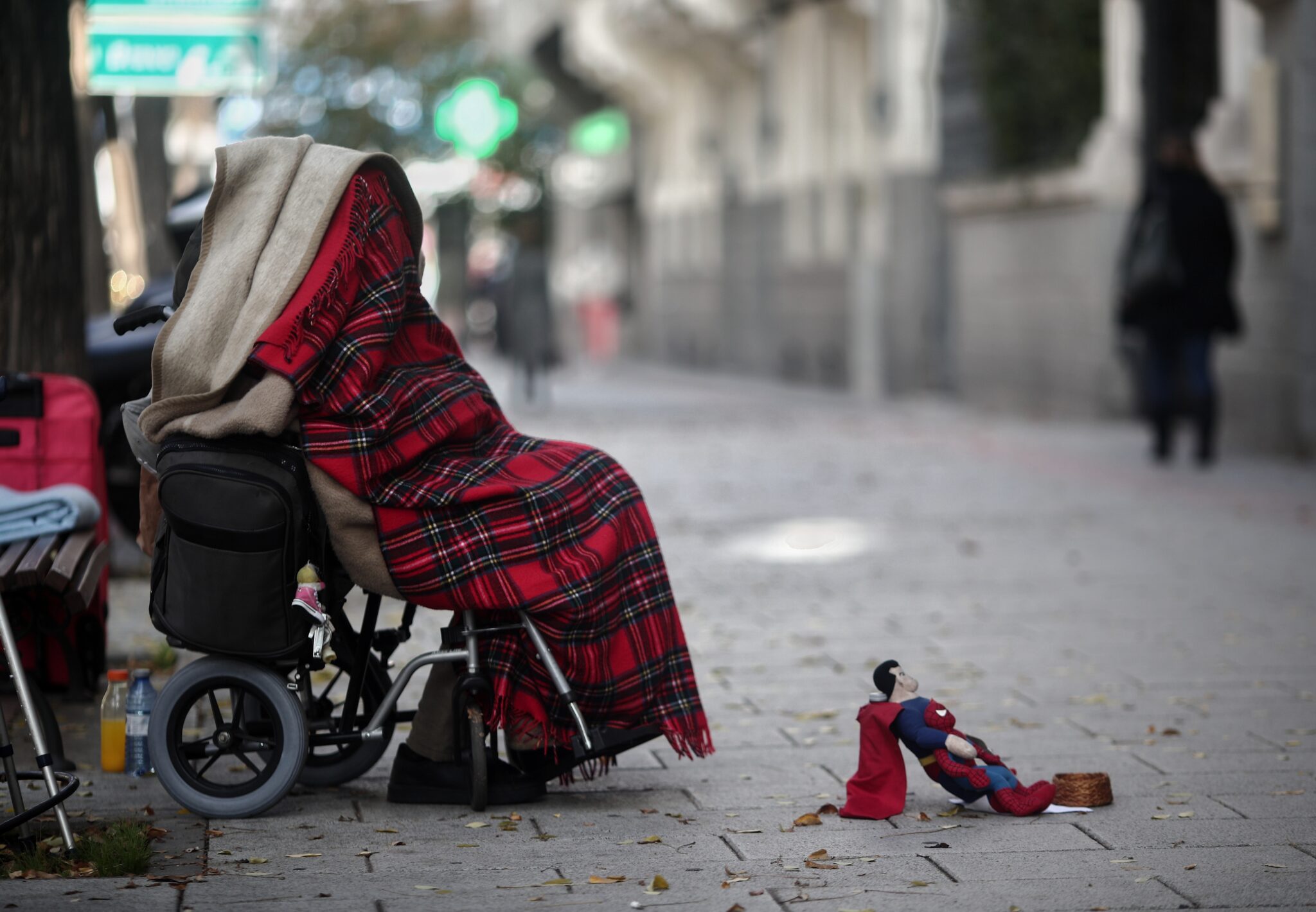 Sánchez dispara la pobreza infantil hasta el 34,6% mientras Bruselas advierte de una situación «crítica»