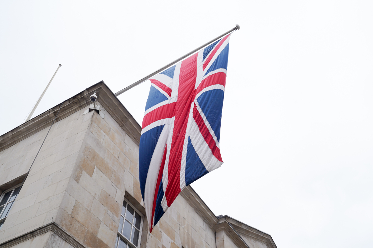 El Ayuntamiento laborista de Brighton (Reino Unido) censura una exposición con una bandera británica porque podría «ofender» y «asustar» a los visitantes