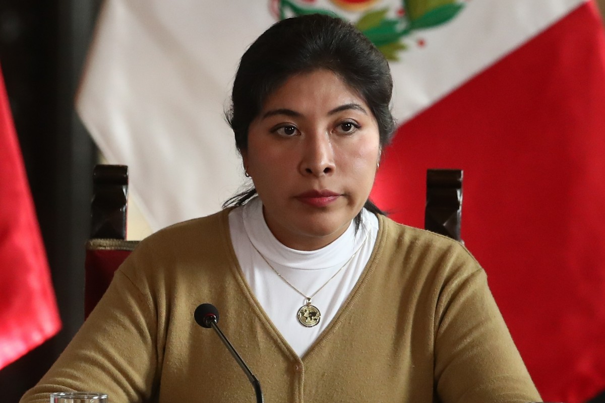 El presidente de Perú se abre a la posibilidad de ingresar a la embajada de México en Lima para capturar a la exprimera ministra Betssy Chávez