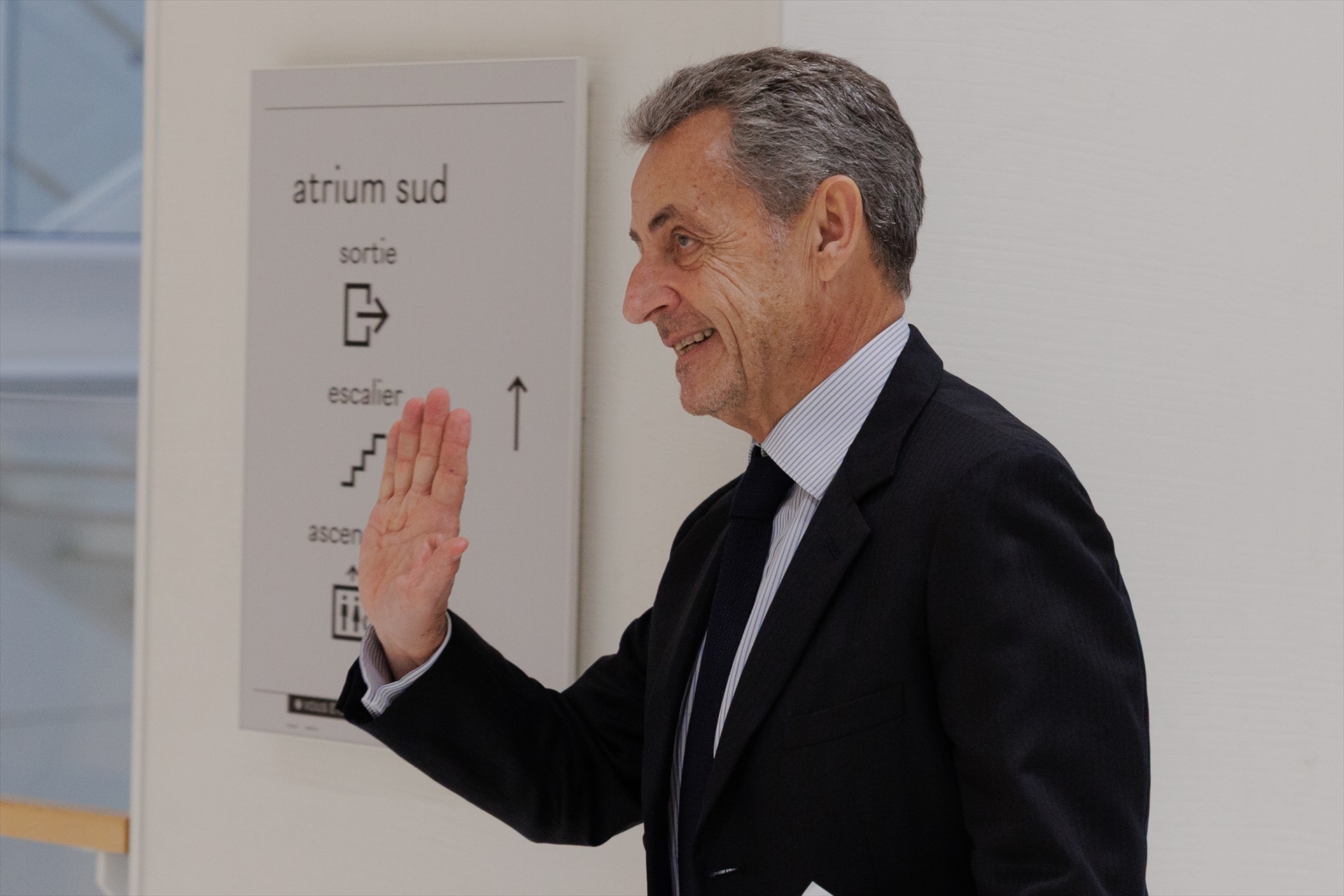 Un tribunal ordena liberar de prisión al expresidente Nicolas Sarkozy bajo medidas de control judicial