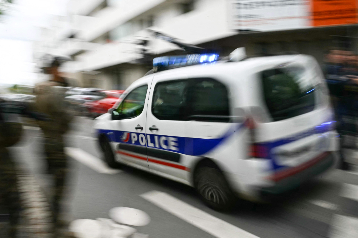 Una mujer de origen marfileño detenida por torturar, descuartizar y quemar a su casero suizo en Fédry (Francia)