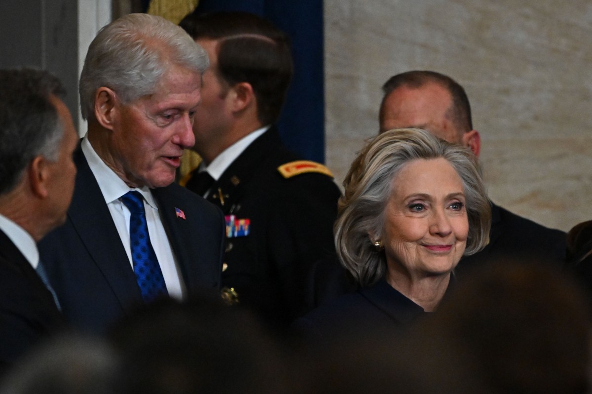 Advierten a los Clinton con un proceso por desacato si siguen ignorando las citaciones por su colaboración con Epstein