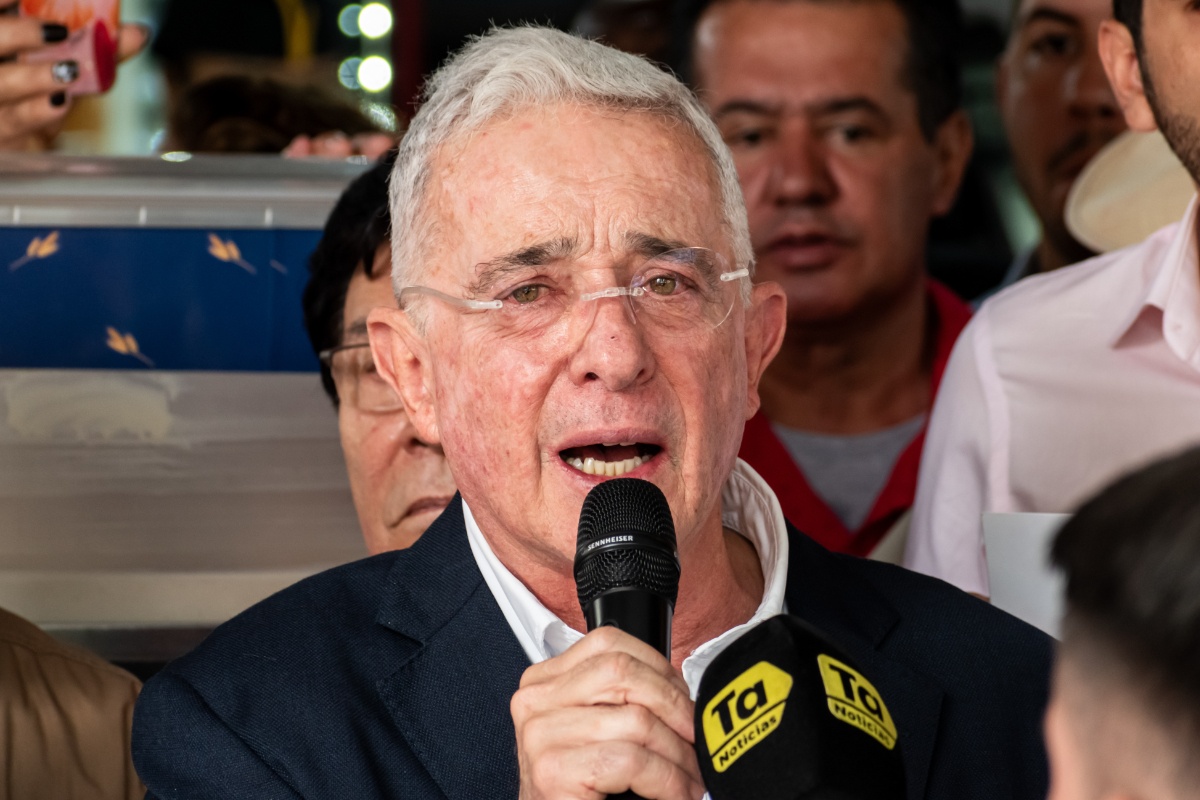 Álvaro Uribe legitima la intervención internacional contra Maduro y el narcoterrorismo: «La ONU debe usar la fuerza»