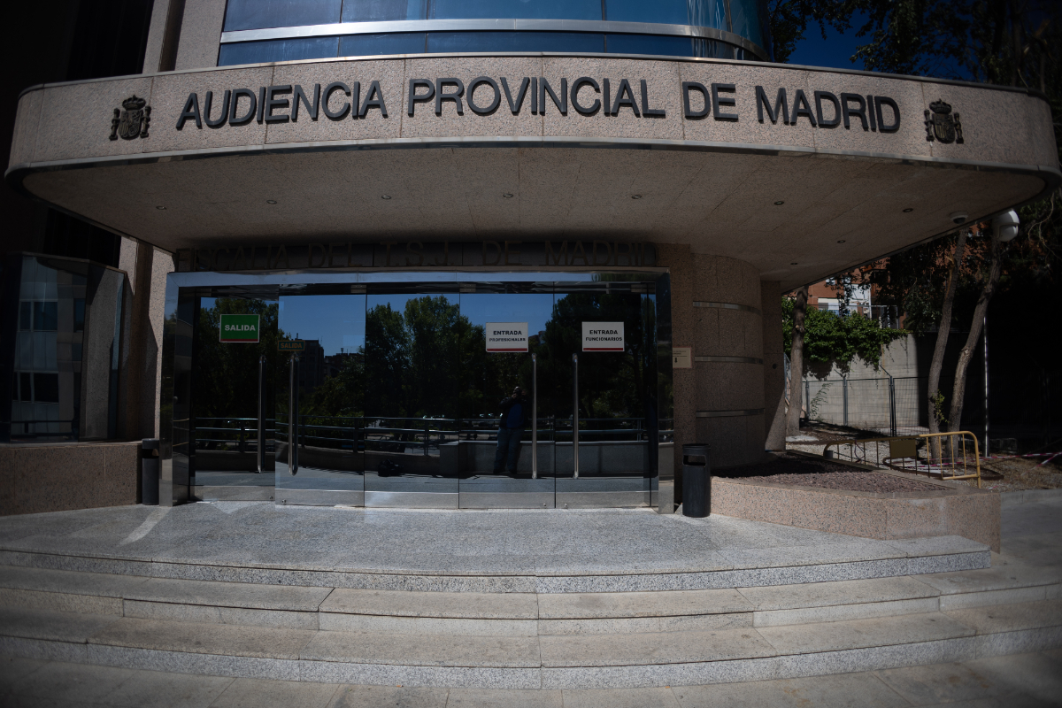 Piden prisión permanente para un inmigrante chileno que asesinó a su compañero de piso, postrado en silla de ruedas, en Villa de Vallecas (Madrid)