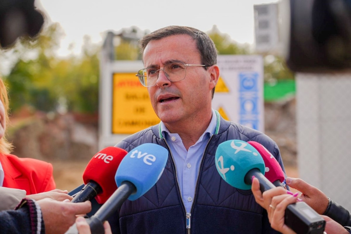 El PSOE encara las elecciones en Extremadura al borde del colapso: Gallardo llega imputado y con el partido roto