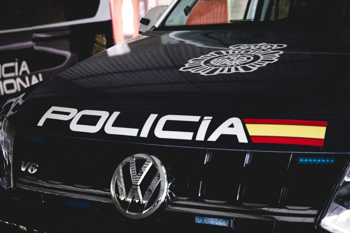 Cae una red criminal que usaba indigentes para conseguir coches de lujo y venderlos en Europa tras falsificar DNI en un taller clandestino