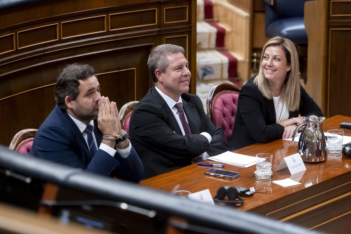 El PP y el PSOE se unen para aprobar la reforma del Estatuto de Castilla-La Mancha que blinda privilegios y aumenta el gasto político