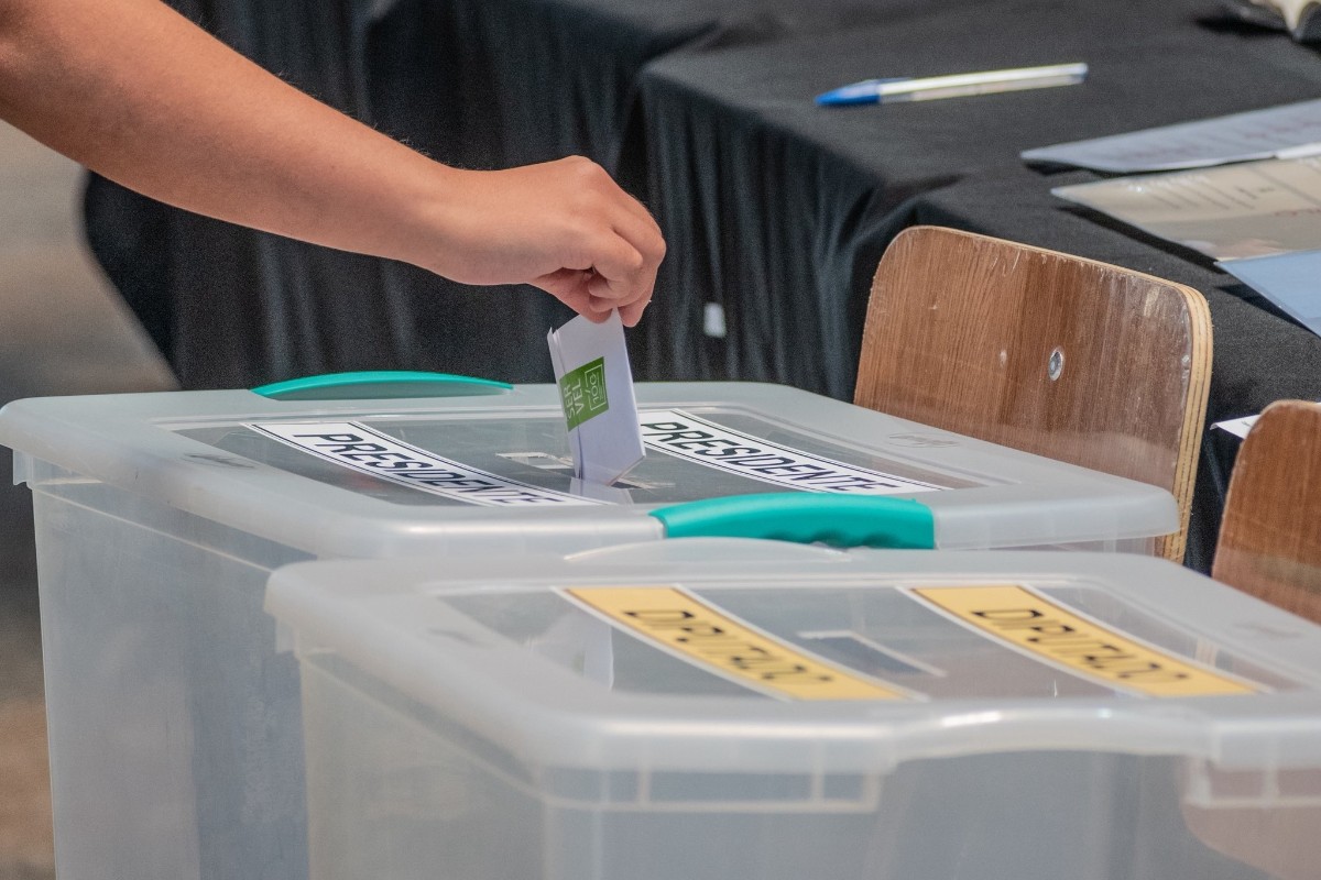 Abren las urnas para las elecciones presidenciales y parlamentarias de Chile