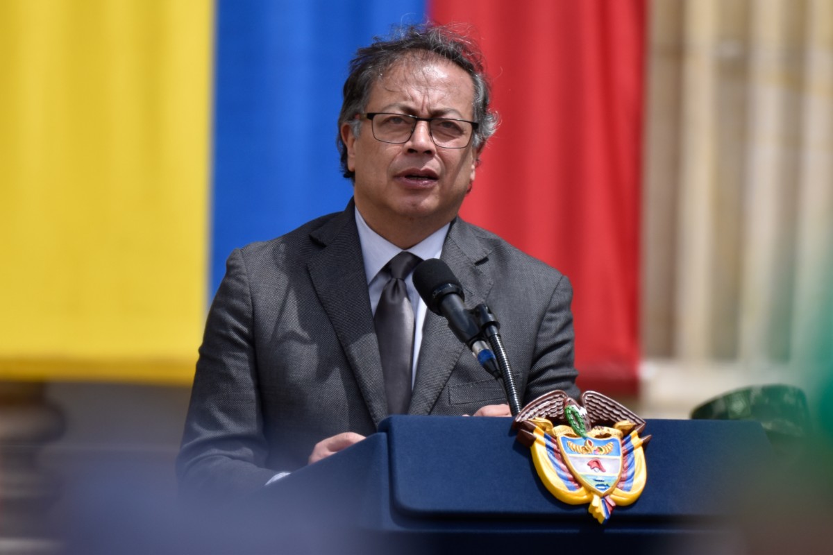 La comisión electoral de Colombia multa a los organizadores de la campaña de Petro en 2022 por violar los topes de financiación permitidos