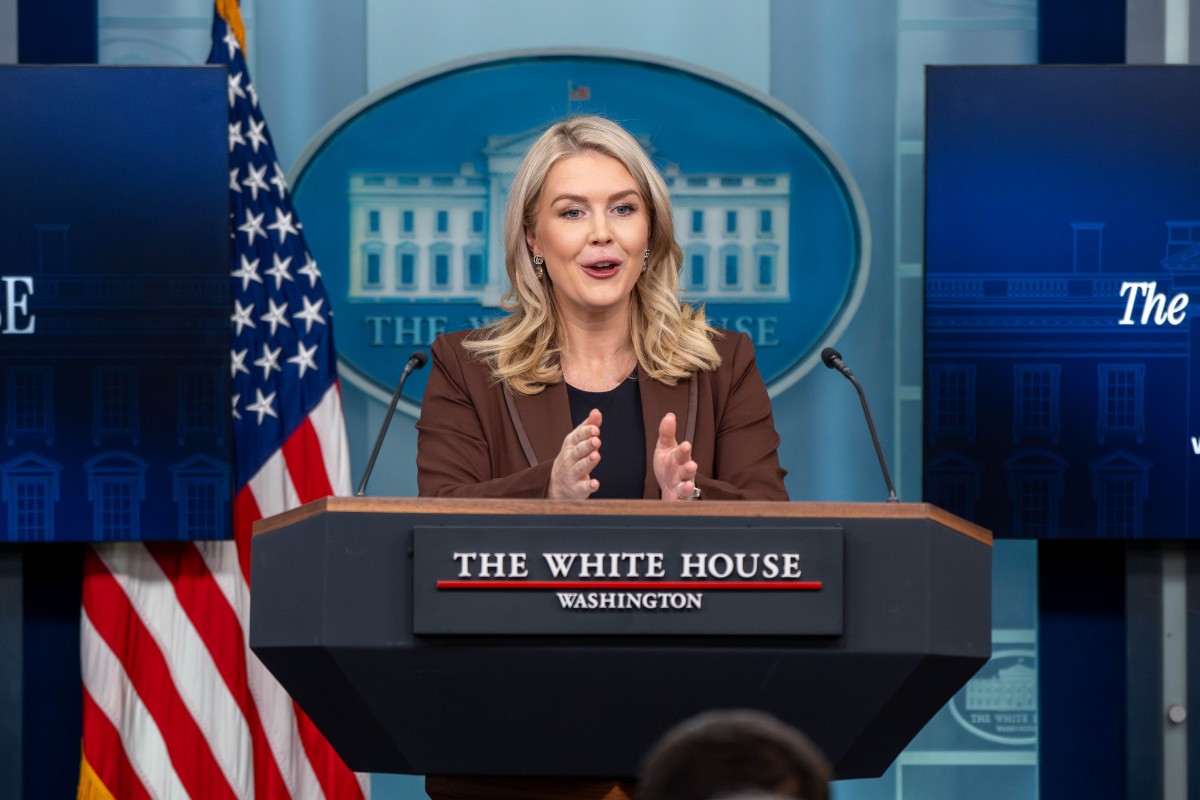 La Casa Blanca señala que ha «hablado por igual» con Rusia y Ucrania para poner fin a la guerra