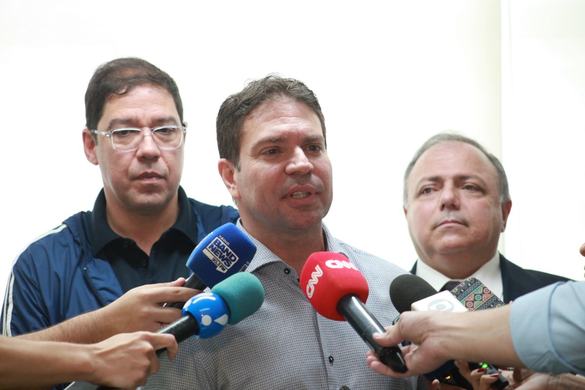 El juez Alexandre de Moraes recrudece la persecución contra el entorno de Bolsonaro y ordena detener a su exjefe de Inteligencia
