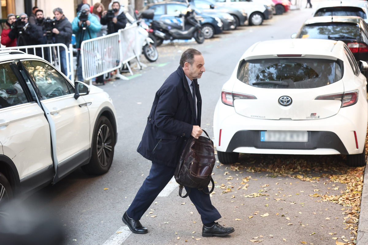 Ábalos intentó acceder a Soto del Real con un disco duro oculto entre sus pertenencias