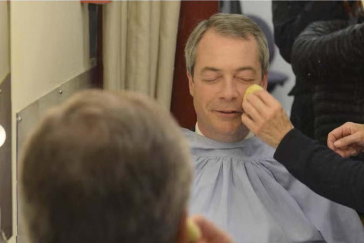 Acusan a maquilladores de la BBC de aplicar «fluidos corporales» al líder soberanista Nigel Farage antes de sus apariciones en televisión