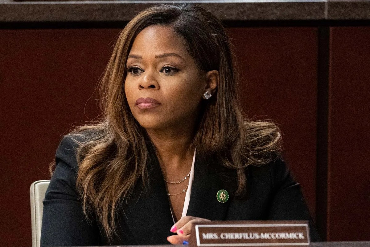 Una congresista demócrata de Florida, señalada por robar cinco millones de dólares destinados a atender desastres naturales