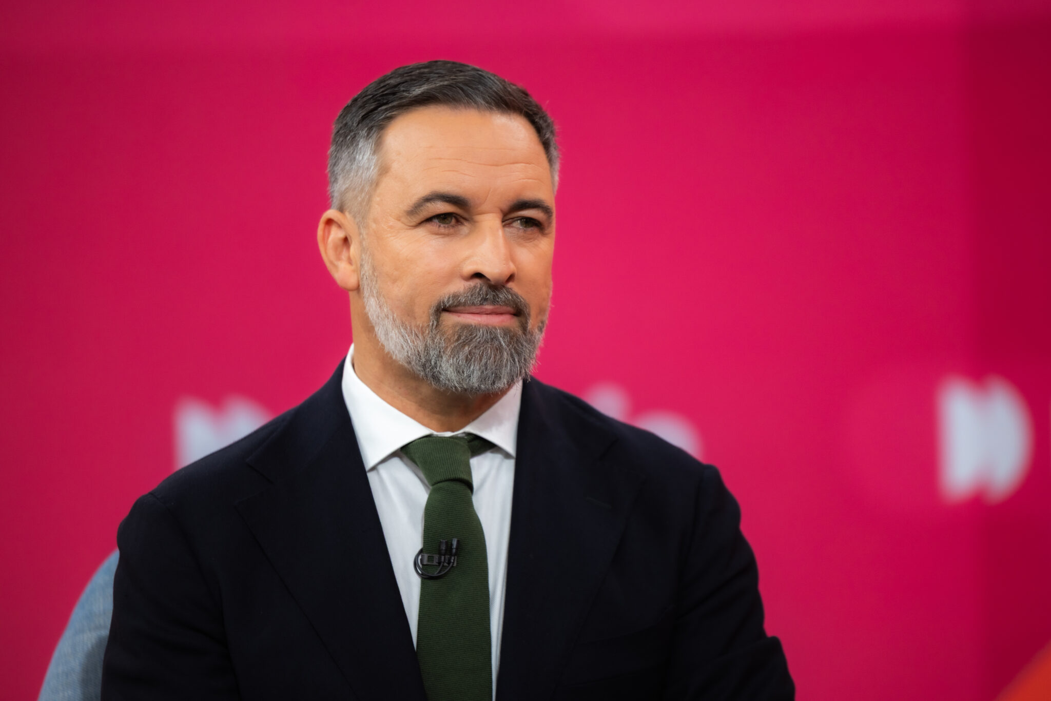 Santiago Abascal insiste en defender la «prioridad nacional» y señala que el acuerdo para un Gobierno de coalición en Aragón está «muy avanzado»