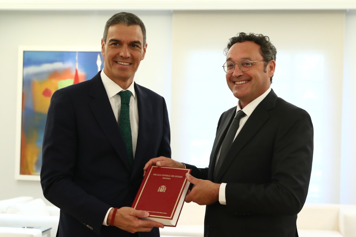 Ni el fiscal general ni Pedro Sánchez son intocables