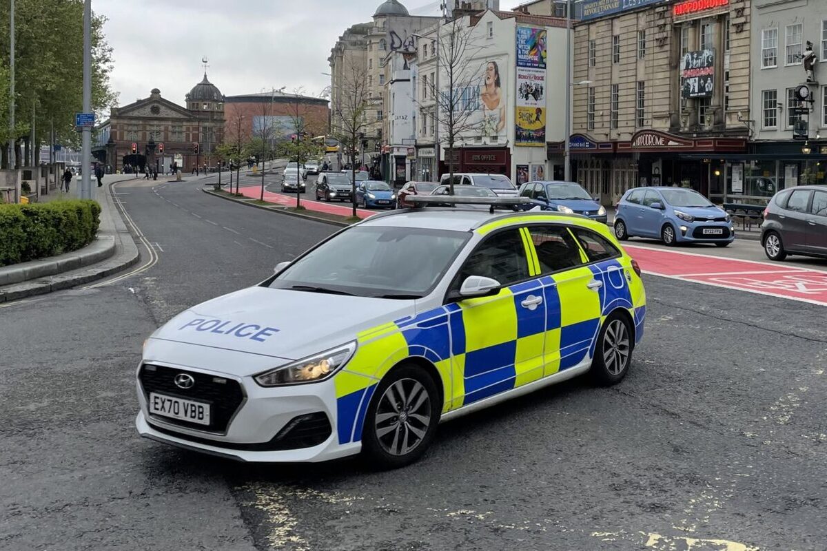Detenidos siete sirios e iraníes por explotar sexualmente hasta en 40 ocasiones a 11 niñas en Bristol (Reino Unido)