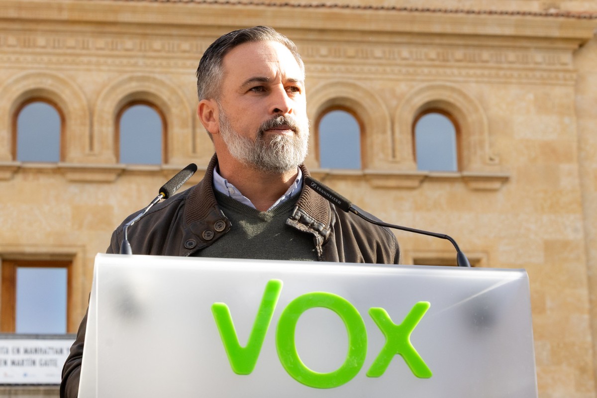 Santiago Abascal retrata la «estafa» del PP en Cantabria: «Pacta el Gobierno con Revilla, hace políticas socialistas y luego viene a exigir a VOX que le apruebe los presupuestos»