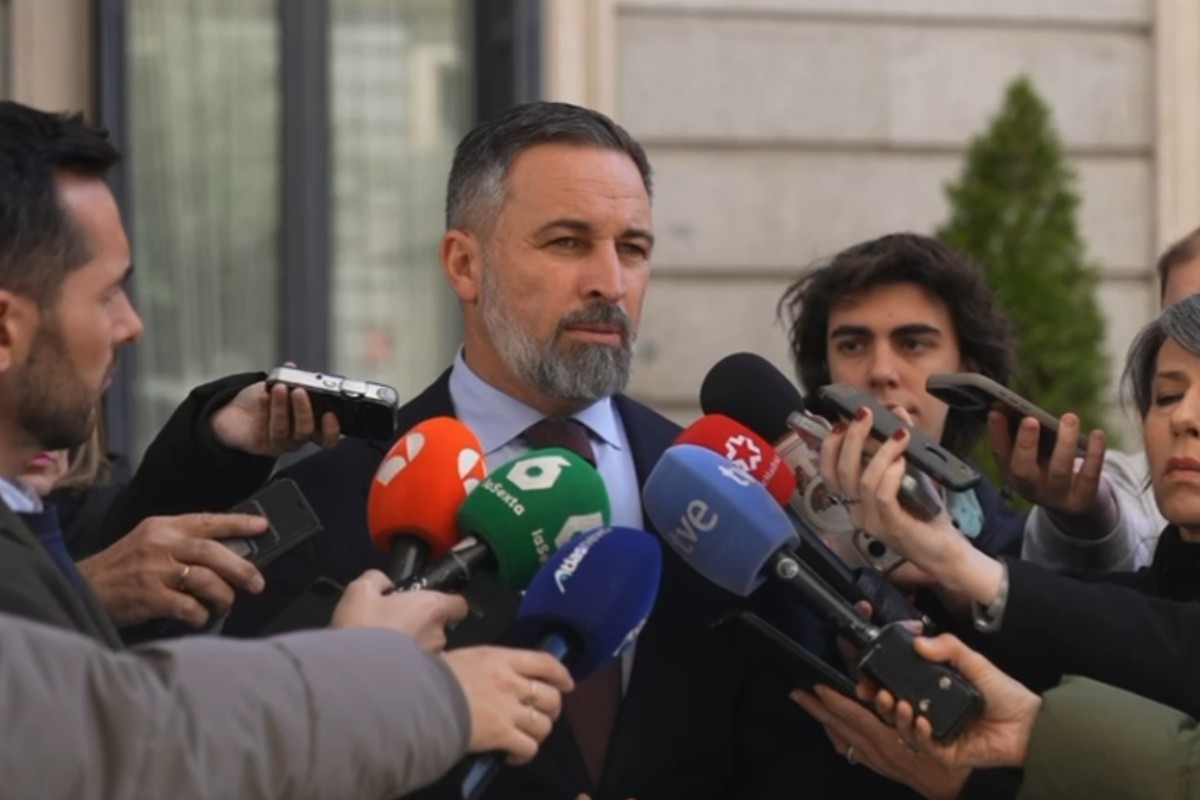 Santiago Abascal, sobre Pedro Sánchez: «Él miente, y sabe que sabemos que miente, pero mantiene el poder gracias a sus escuadristas de Bildu y a los peones que ha colocado en RTVE»