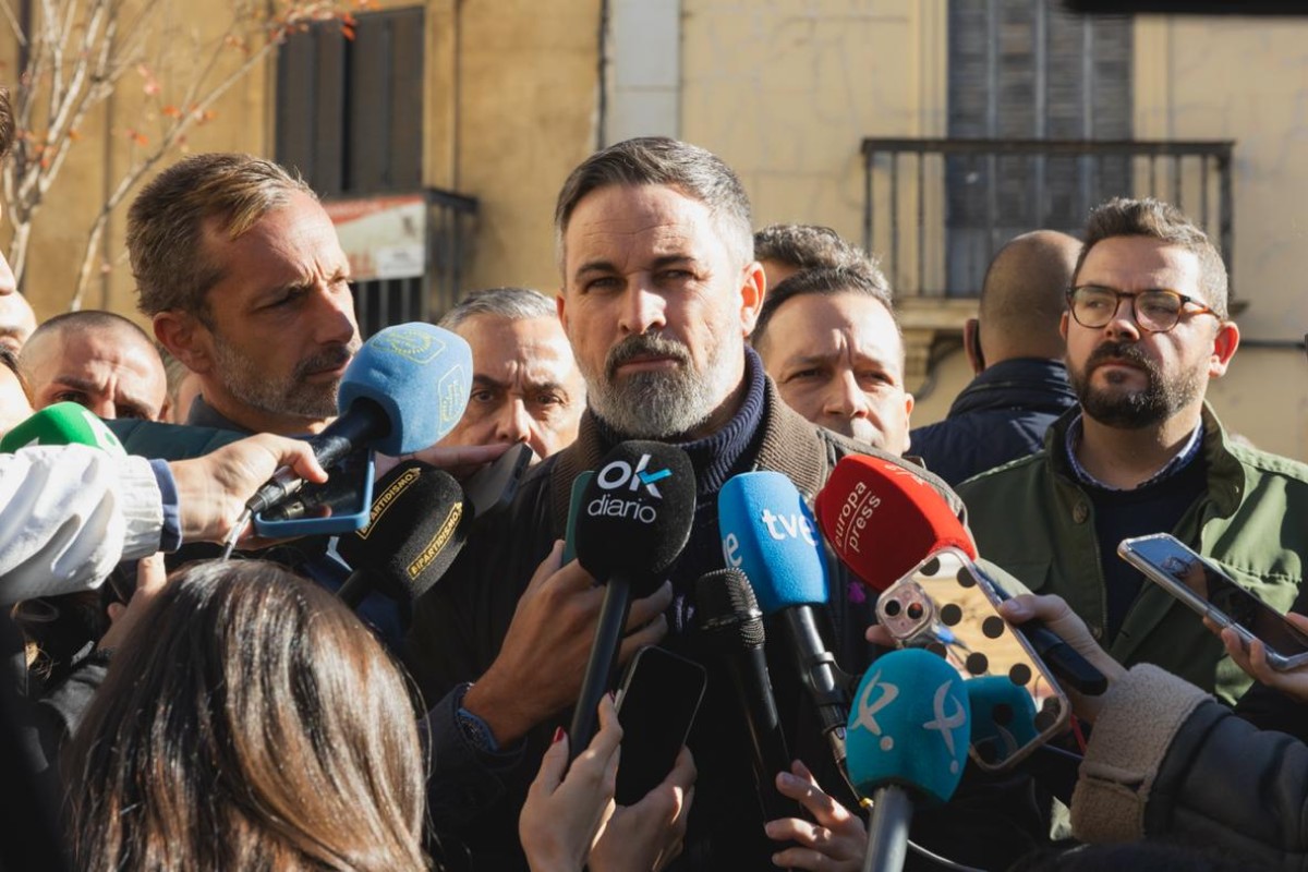 Santiago Abascal recuerda que todos los que dependen de Pedro Sánchez están  en el banquillo o condenados: "Es el capo de la mafia"