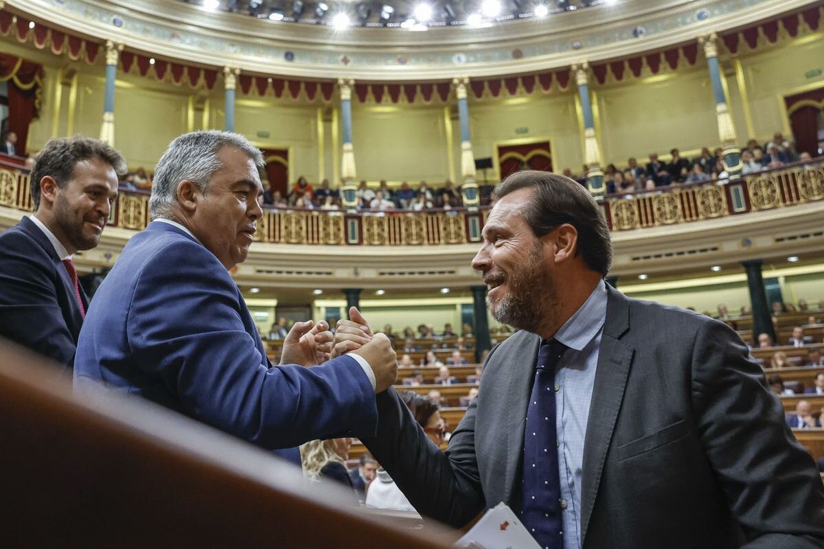 La UCO destapa que Santos Cerdán se reunió con Óscar Puente para enchufar a cargos de Acciona, imputada por amaños de obra pública