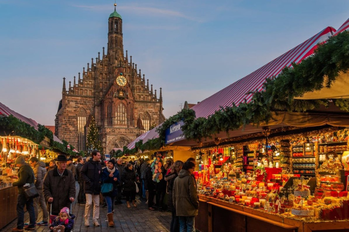 La cristiandad bajo ataque: Berlín impulsa una iniciativa para «descolonizar la Navidad» mientras crecen las amenazas islámicas a los mercados navideños