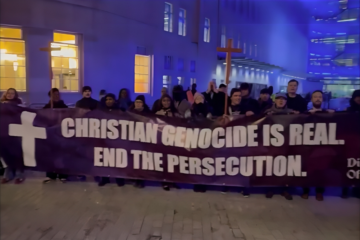Cristianos se manifiestan ante la sede de la BBC por su silencio ante el genocidio que se está produciendo en Nigeria