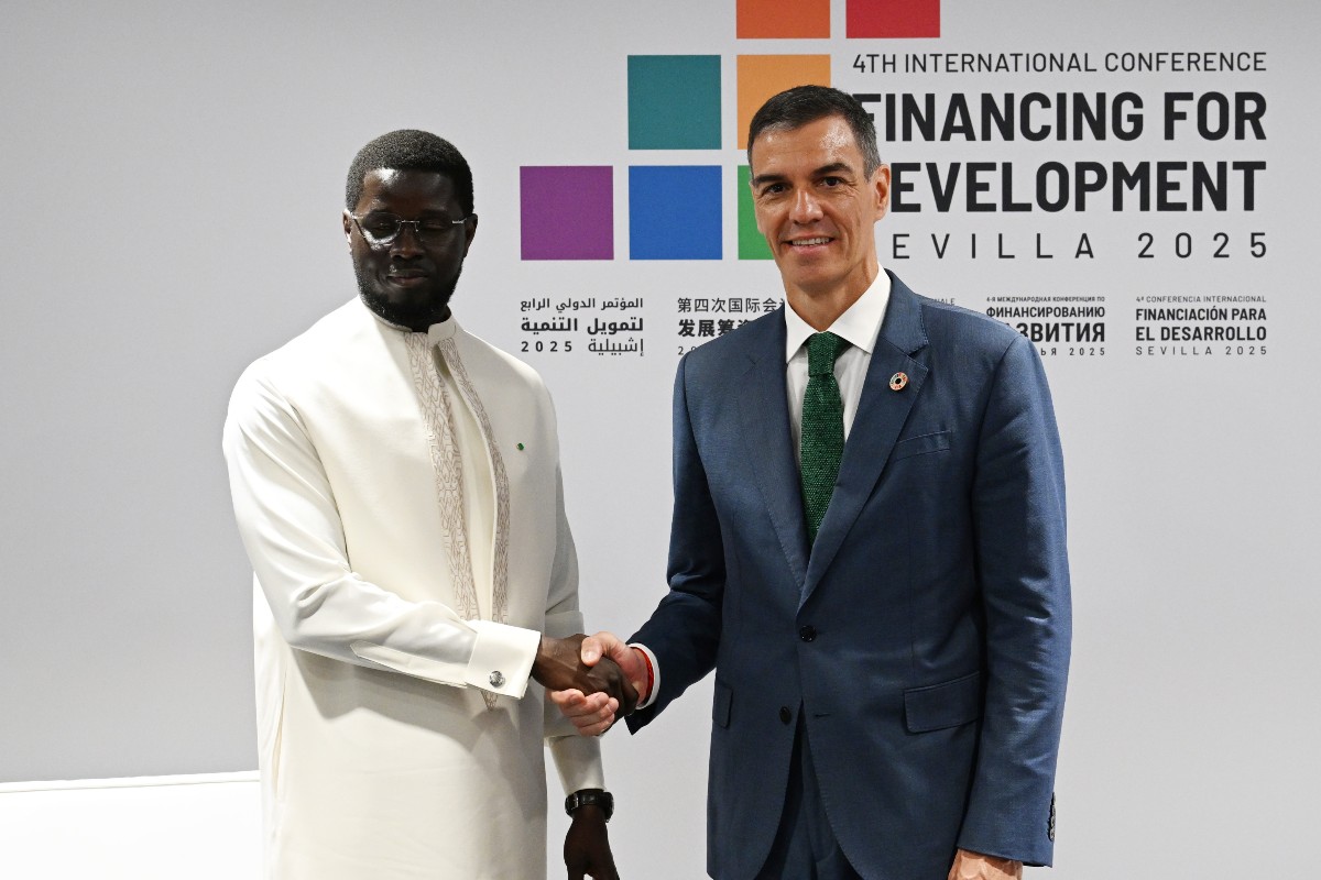 Senegal eleva hasta los diez años las penas de cárcel por relaciones homosexuales tras pactar con Pedro Sánchez el convenio que reconoce la poligamia