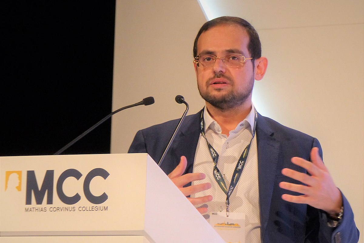 Cientos de islamistas preparan una masacre en Gran Bretaña, denuncia un exespía del MI6