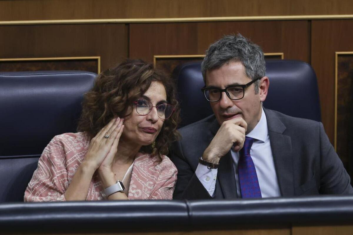 María Jesús Montero colocó a Leire Díez en la mesa de Hacienda que autorizaba los contratos urgentes durante la pandemia