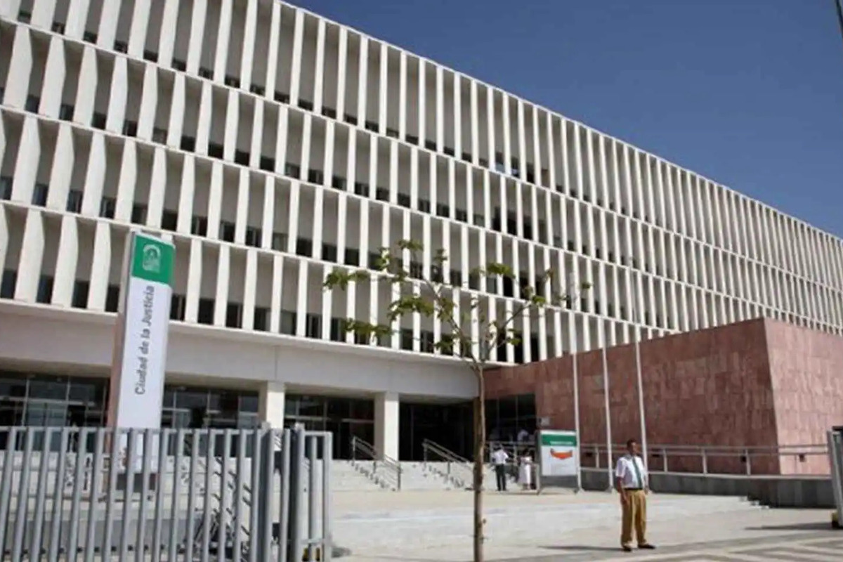 Un inmigrante nigeriano viola a tres niñas de nueve y 10 años con las que compartía piso en Málaga y huye de la Justicia