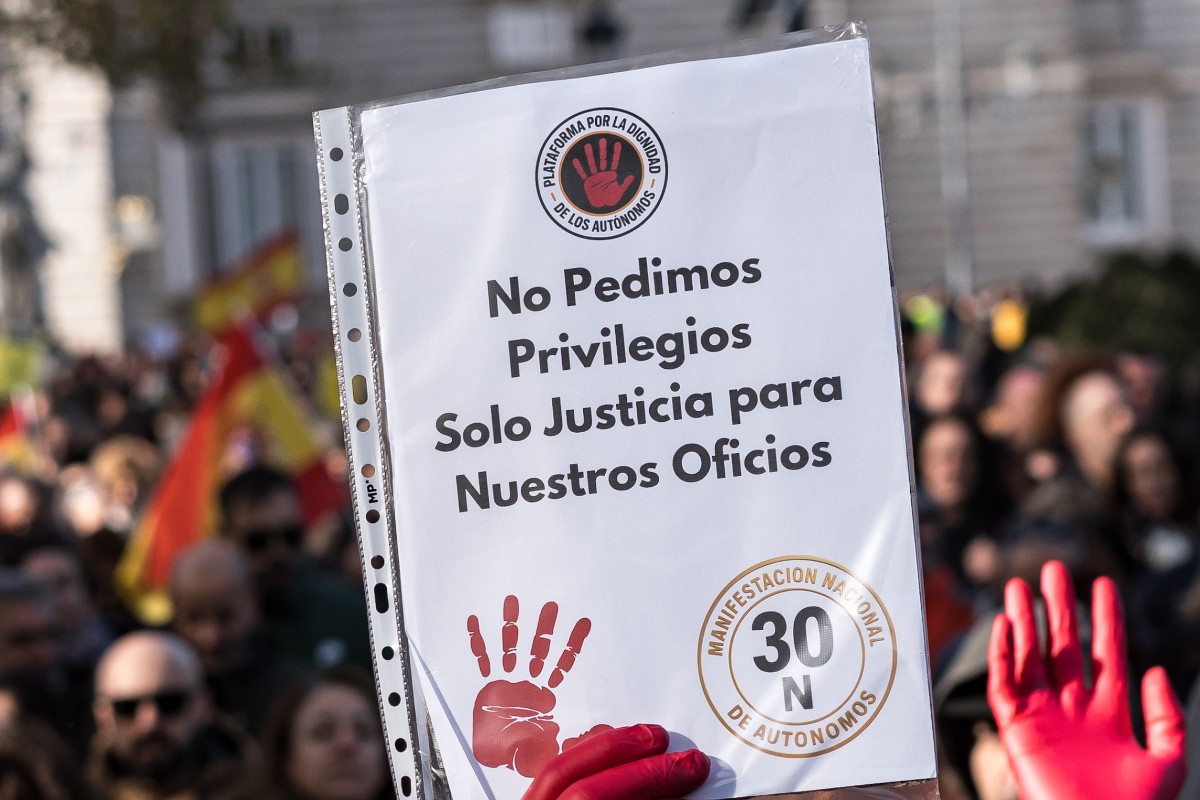 Los autónomos censuran el exceso de burocracia y de normas: «Son 3.400 páginas diarias… 811 veces ‘El Quijote'»