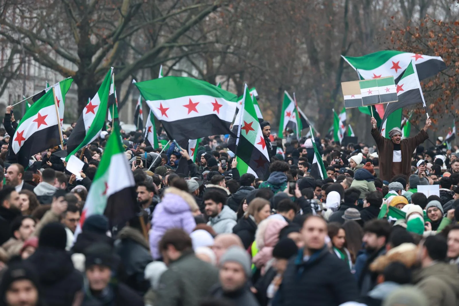 Alemania, cerca del colapso definitivo: siete millones de sirios podrían llegar en los próximos años por la «reunificación familiar»