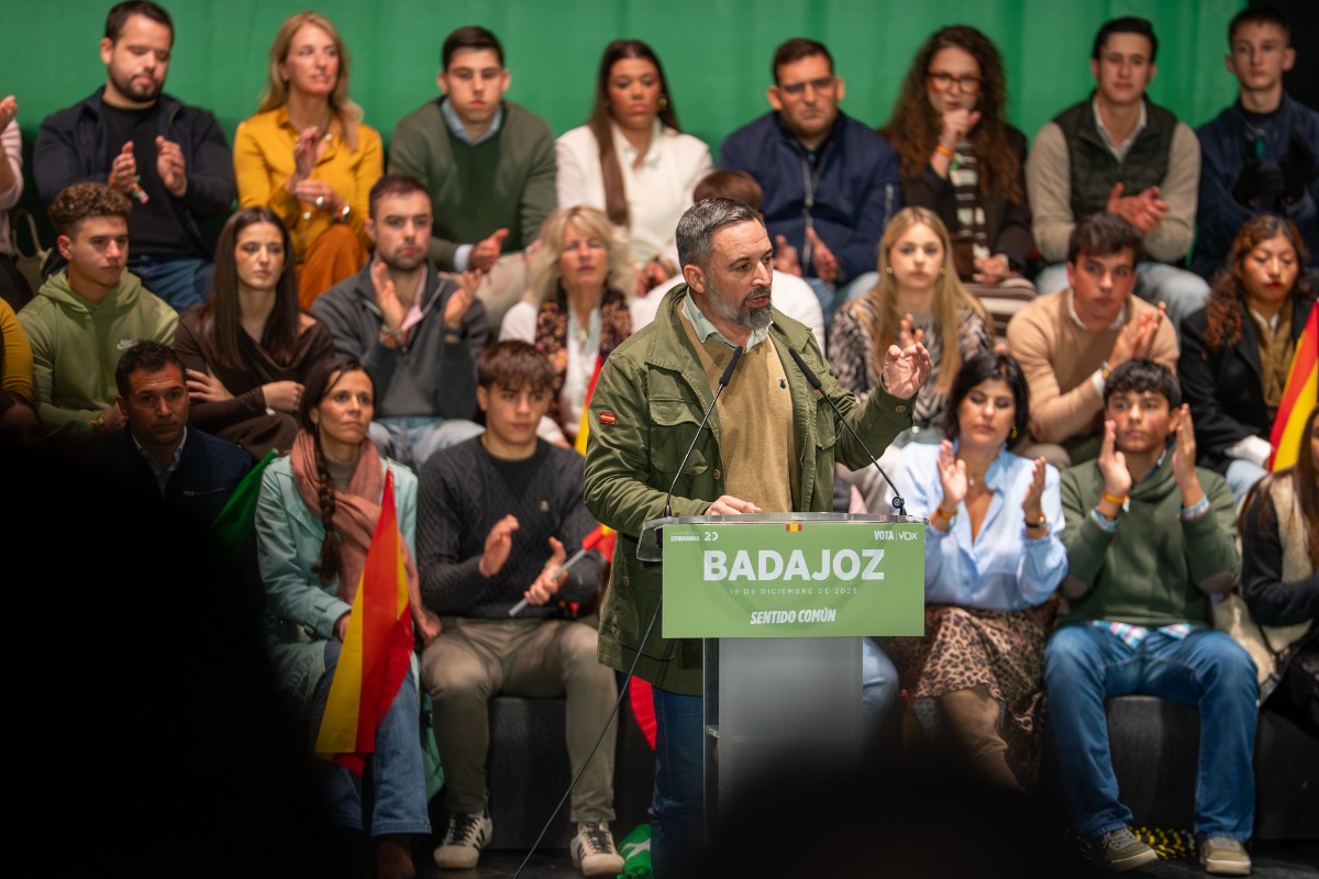 Santiago Abascal cierra la campaña en Badajoz pidiendo el voto para un «cambio de rumbo» en Extremadura frente a la «estafa» y la «corrupción» del bipartidismo