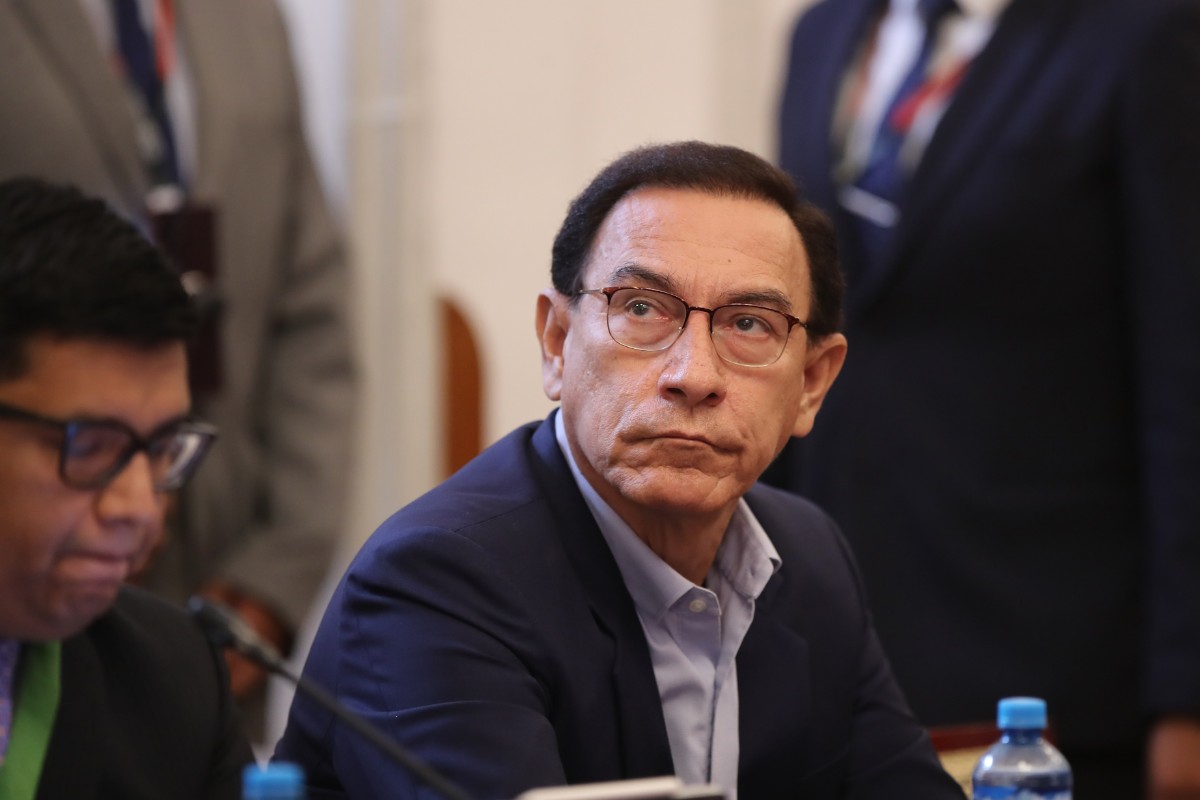 El expresidente peruano Martín Vizcarra es trasladado de la cárcel a un hospital tras sufrir una crisis hipertensiva