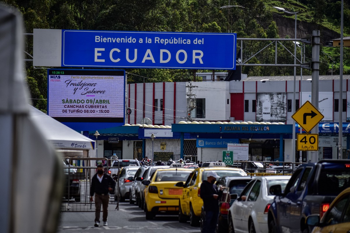 Ecuador cierra la mayoría de sus pasos fronterizos con Colombia y Perú por razones de seguridad nacional