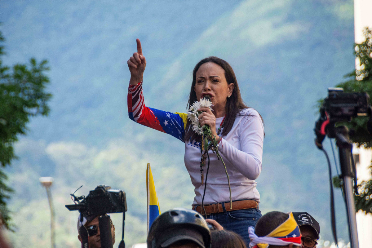 María Corina Machado escapa de Venezuela y viaja a Oslo, aunque no llegará a la ceremonia del Nobel