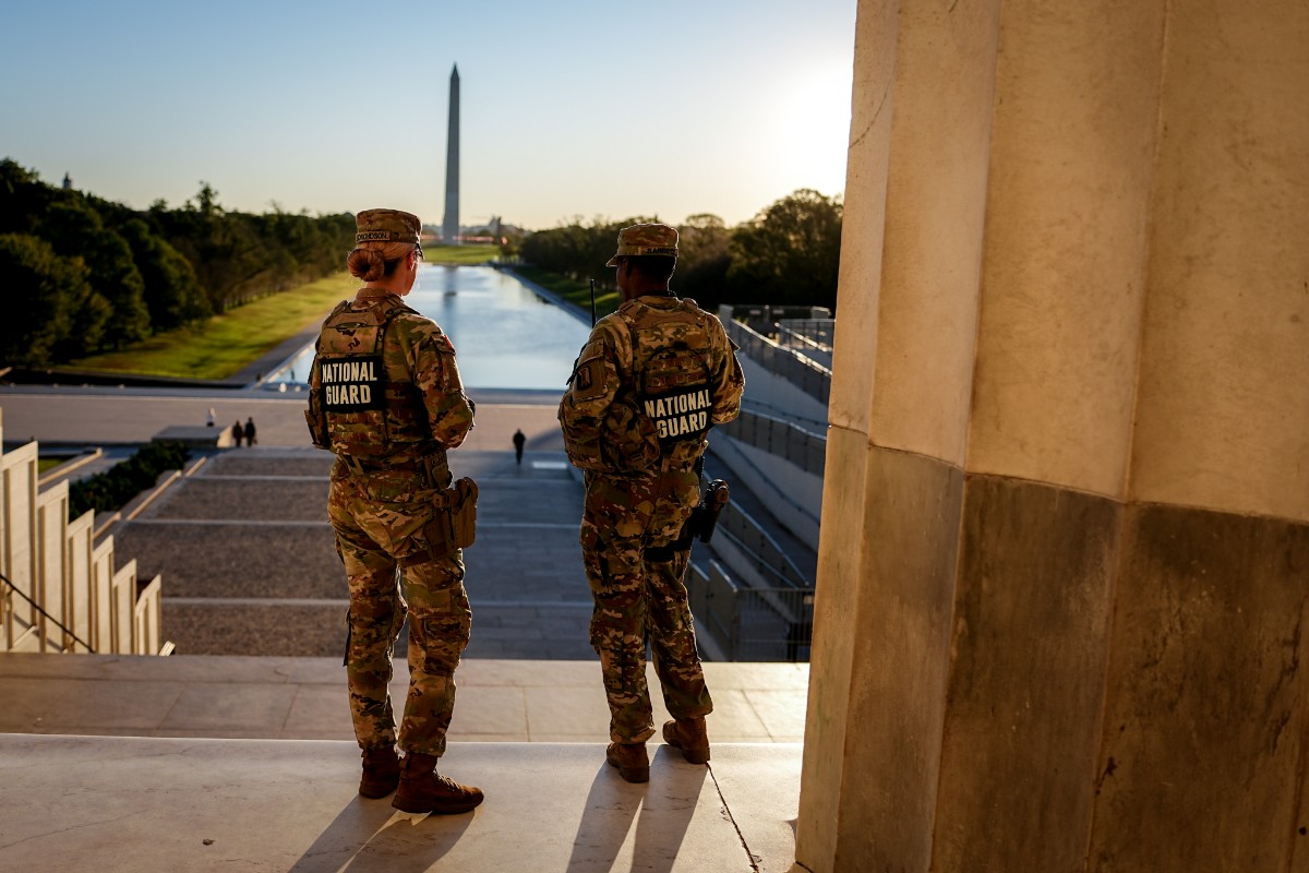 Un tribunal de apelaciones falla a favor de Trump y autoriza el despliegue de la Guardia Nacional en Washington